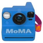 Polaroid Now Gen 3 MoMa Edition, Blå, 40 mm, Automatisk, USB Type-C, Litium-Ion (Li-Ion), 448 g